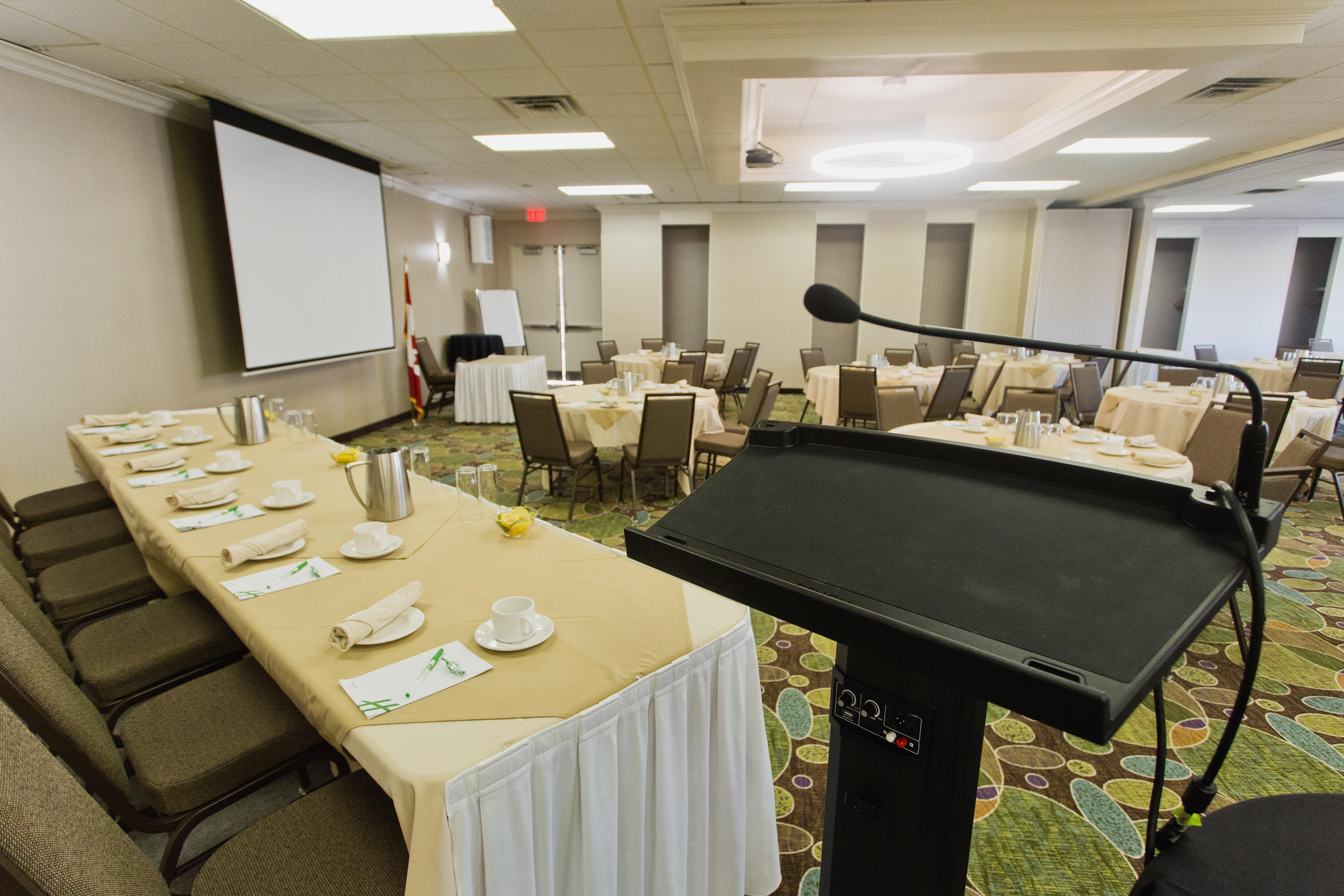 Holiday Inn Hotel Peterborough Waterfront By Ihg Esterno foto