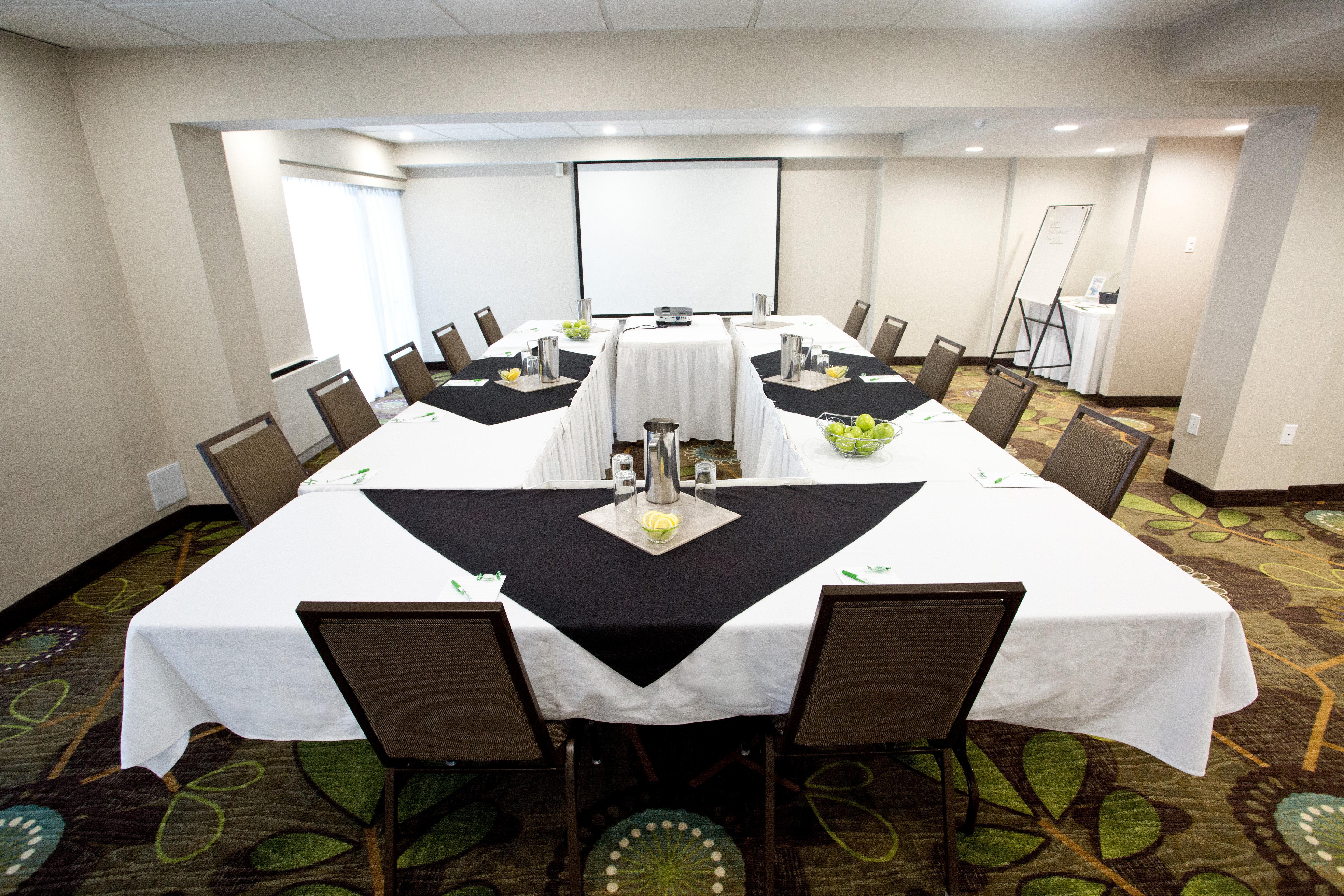 Holiday Inn Hotel Peterborough Waterfront By Ihg Esterno foto