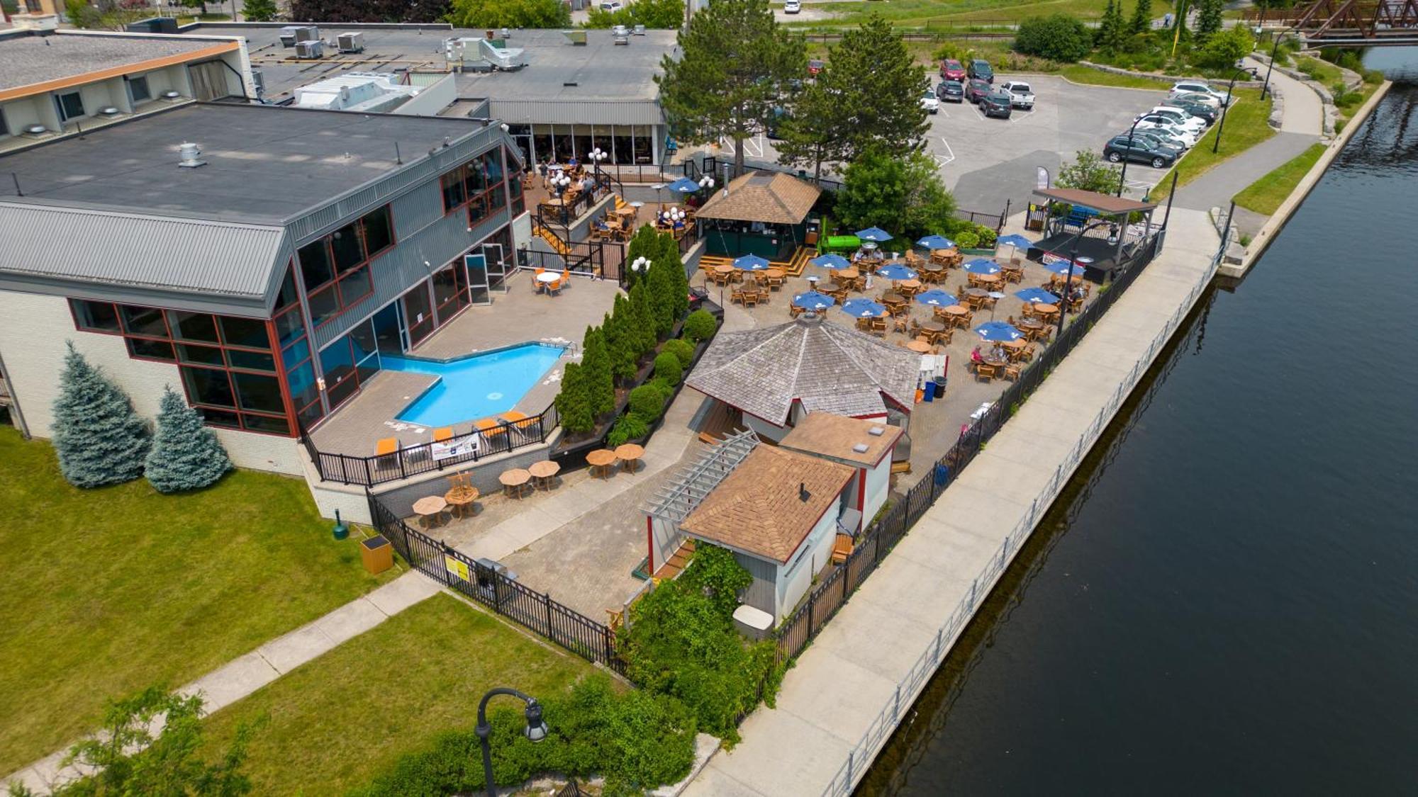 Holiday Inn Hotel Peterborough Waterfront By Ihg Esterno foto
