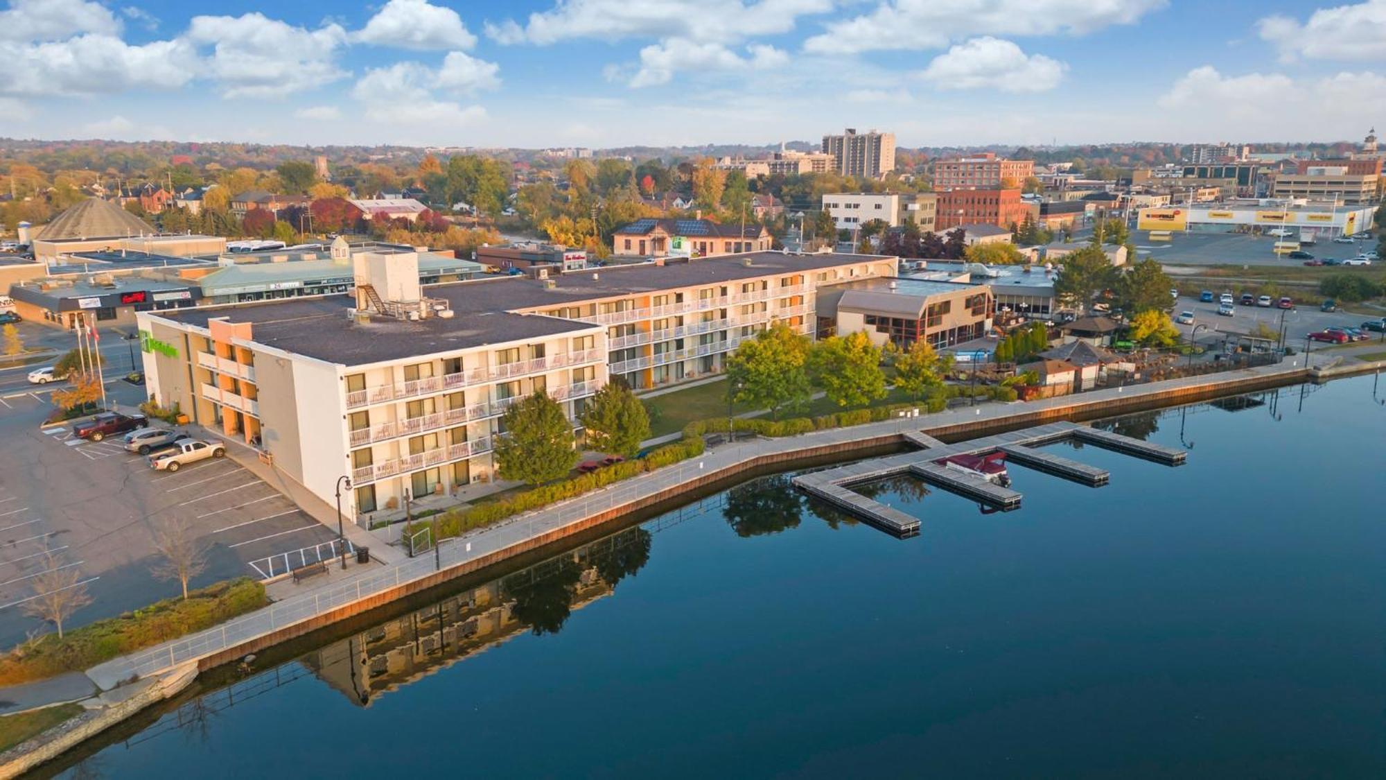 Holiday Inn Hotel Peterborough Waterfront By Ihg Esterno foto