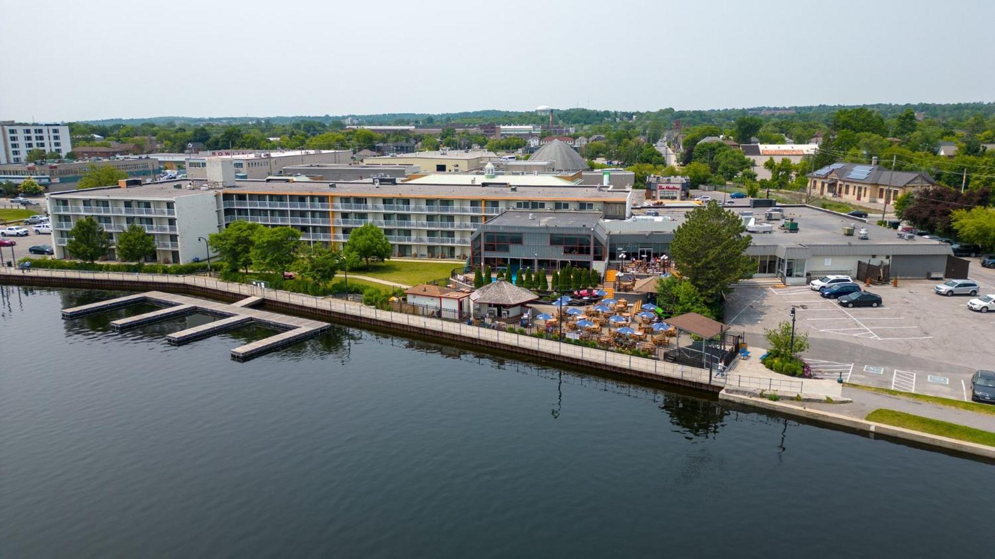 Holiday Inn Hotel Peterborough Waterfront By Ihg Esterno foto